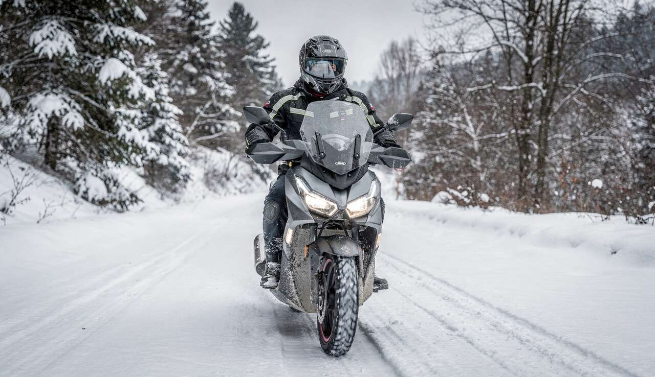 Conduire un 2-roues en hiver : astuces et conseils