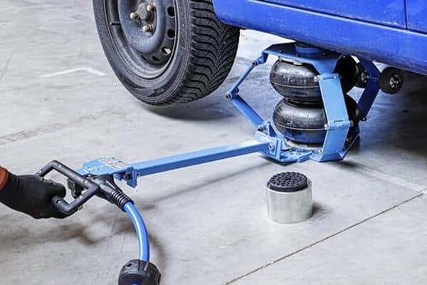 Découvrez notre test du cric pneumatique BGS 71009, conçu pour supporter jusqu'à 2026 kg. Évaluations, performances et conseils d'utilisation pour optimiser vos levages en toute sécurité.