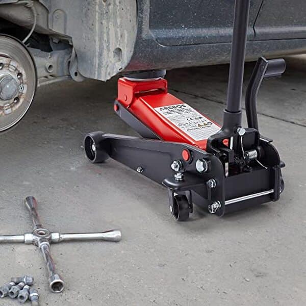 Découvrez notre review complète sur le cric hydraulique Arebos 3T : analyse de sa puissance, maniabilité et rapport qualité-prix pour un levage en toute sécurité