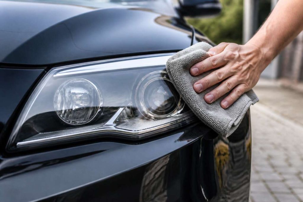 Comment entretenir ses phares de voiture pour une visibilité optimale ?