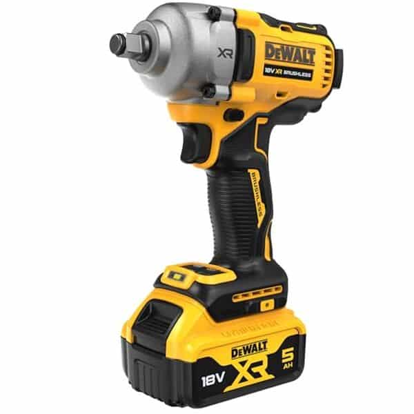 Découvrez notre test détaillé de la boulonneuse Dewalt XR 18V Brushless DCF891P2T-QW : performances, autonomie et prix pour choisir l'outil idéal. 